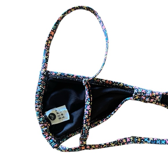 Floral Roxy swimsuit. - Picture 4 of 6